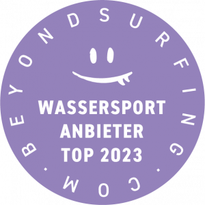 BeyondSurfing Auszeichnung — Top Wassersport Anbieter 2023 für die Kiteschule Fehmarn
