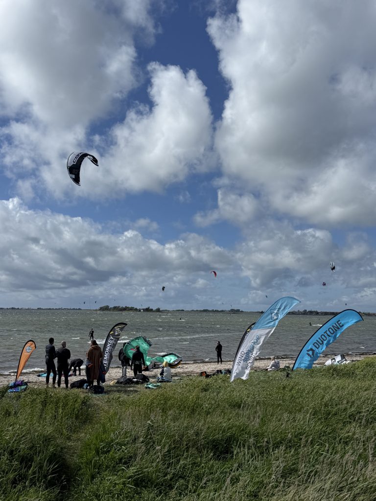 Kitesurf-Kurs auf Fehmarn — Kiten lernen im Stehrevier der Ostsee
